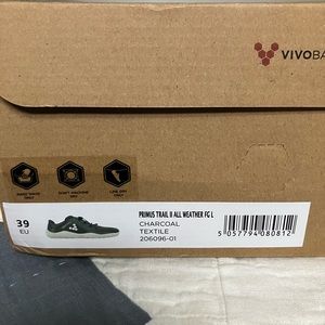 Vivobarefoot primus trail ll all weather. Size 39 eu. Like brand new.